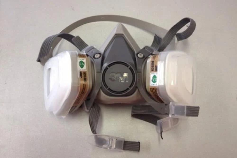 Sve što morate da znate o GAS MASKAMA - zaštitite se od pesticida! /VIDEO/