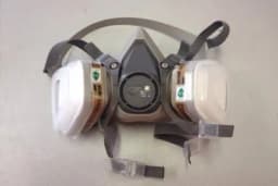 Sve što morate da znate o GAS MASKAMA - zaštitite se od pesticida! /VIDEO/