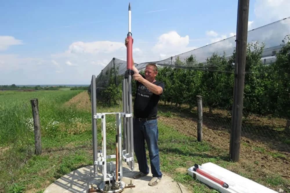 NEVRIJEME STIGLO IZ HRVATSKE Ispaljeno 70 protivgradnih raketa na području oko Save