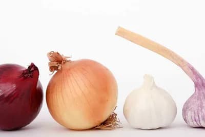 Evo zašto crni i bijeli luk produžavaju život!