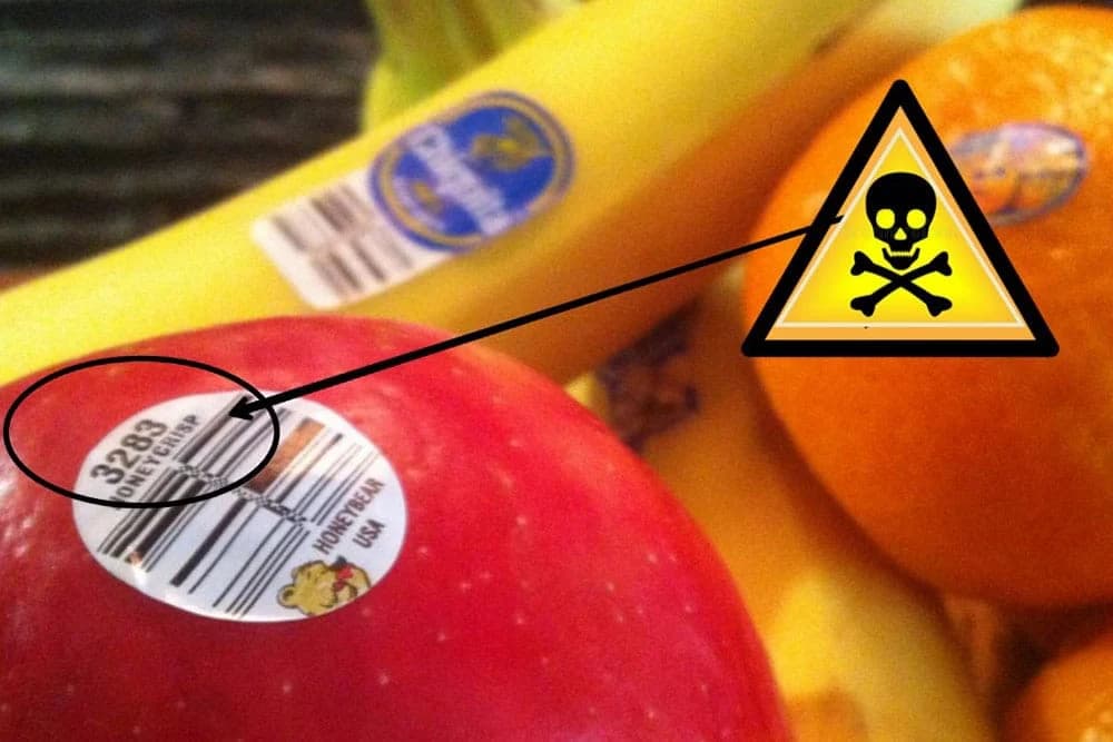 Ako vidite ovakve oznake na voću ne kupujte ga, a evo i zašto!