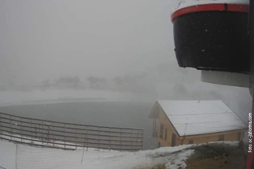 Mećava na Jahorini, zabijelila se i Bjelašnica