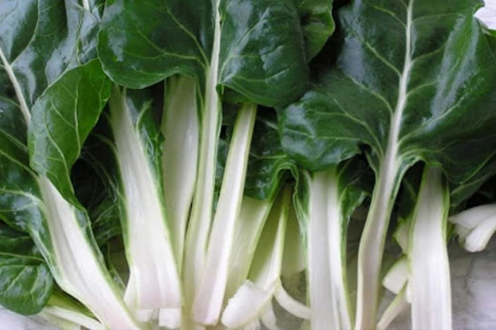 Sedam zdravih dijelova voća i povrća koje bacamo jer mislimo da nisu za jelo