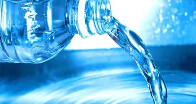 Koja je voda najbolja za piće i koje su prednosti mineralne vode u odnosu na “česmovaču”