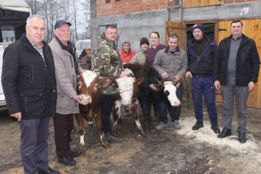 Dobri ljudi junicama obradovali Oštrakoviće