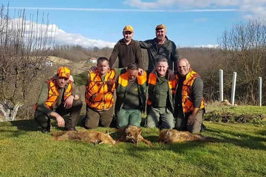 Lovac ubio šakala u blizini vrtića u Srpcu