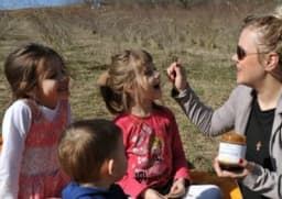 Spoj šipurka i meda je vitaminska bomba