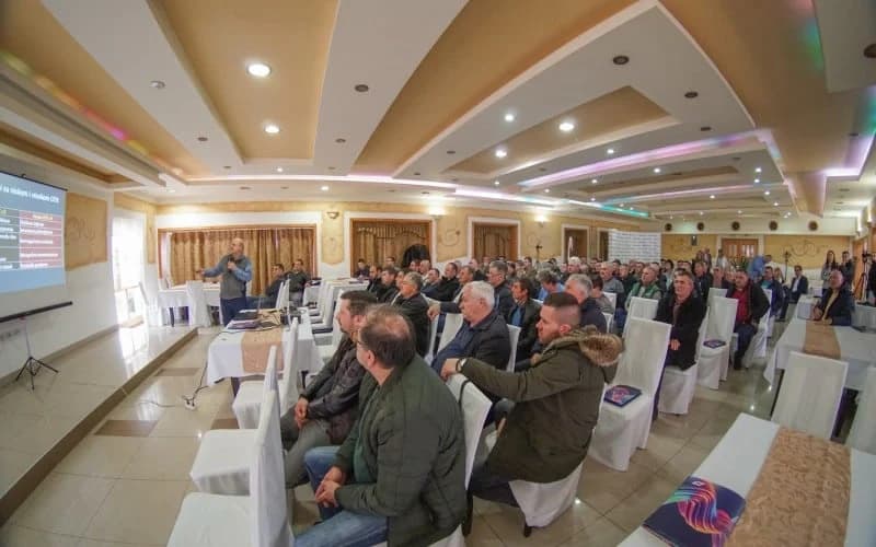 Mikrofin u Bijeljini organizovao seminar za mljekare