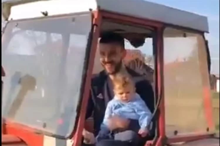 Košarkaš Partizana traktorom protiv korone