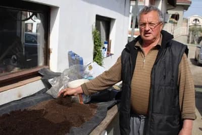 Snalažljivi penzioner Gojko Dardić savjetuje kako zaraditi od konjskog stajnjaka