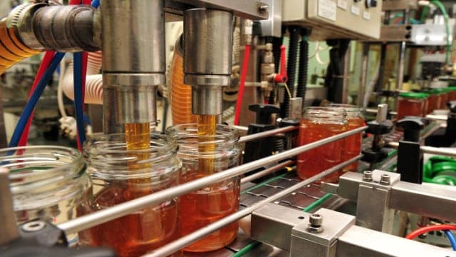 Uvozni med: U pakovanju od 1 kg samo 30 dag pravog meda?