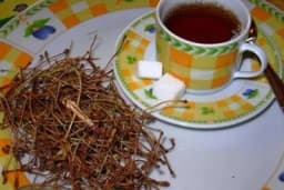 3 recepta za čaj od peteljki trešanja