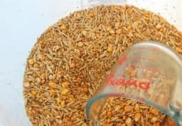 Evo kako da sami napravite DOMAĆI KONCENTRAT za živinu