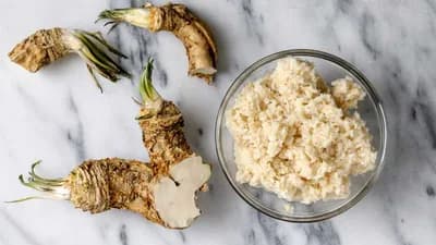 DOMAĆI JE NAJBOLJI: Ovako se pripema PRAVI HREN!