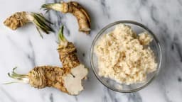 DOMAĆI JE NAJBOLJI: Ovako se pripema PRAVI HREN!