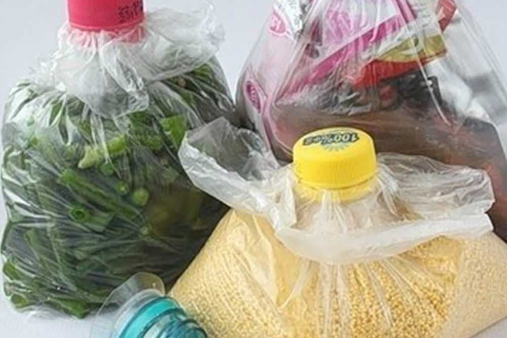 Iskoristite čepove od plastičnih flaša da zatvorite kese na praktičan način