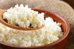 Na šta treba da obratite pažnju kada kupujete sitan sir i koliko dugo ga možete čuvati u zamrzivaču