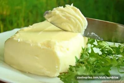 Domaći maslac od slatkog i kiselog vrhnja /RECEPT/
