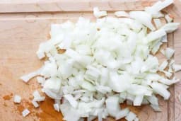 I vi plačete dok režete luk? Spriječite suze uz pomoć ovih trikova