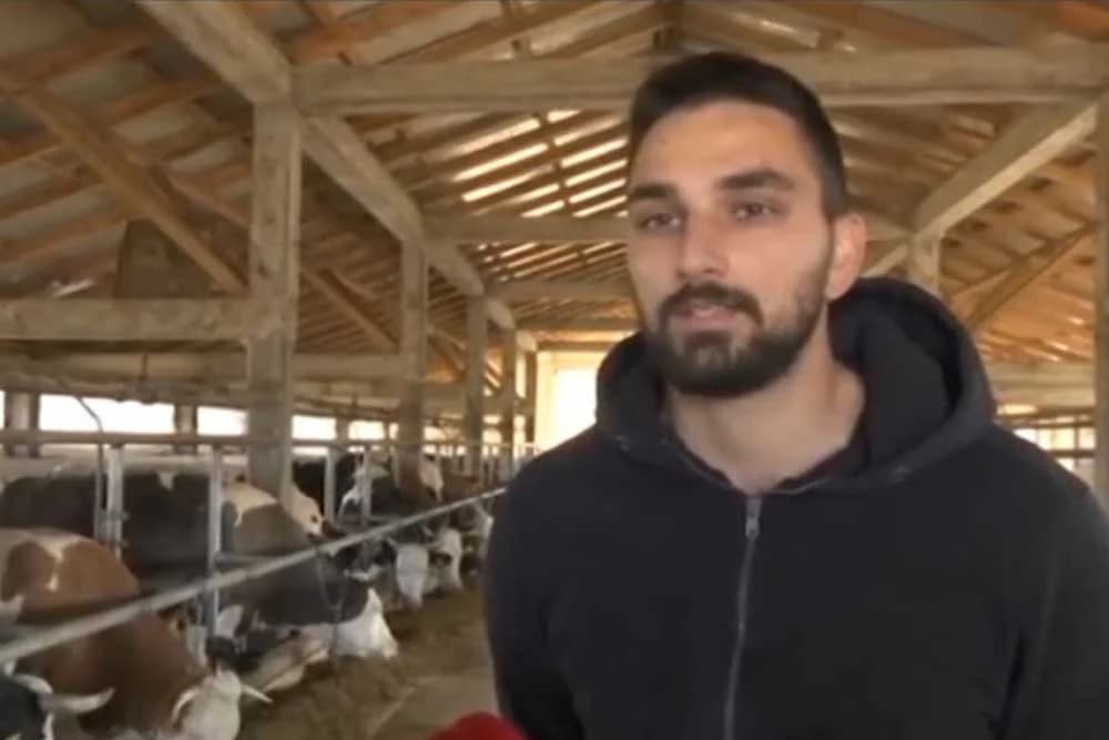 Asfalt zamijenio poljskim putem, uzgaja krave i ne pomišlja na povratak