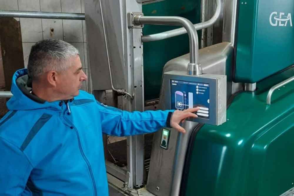 Instaliran prvi robot za mužu u Semberiji