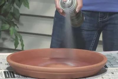 Evo kako da produžite vijek glinenim saksijama