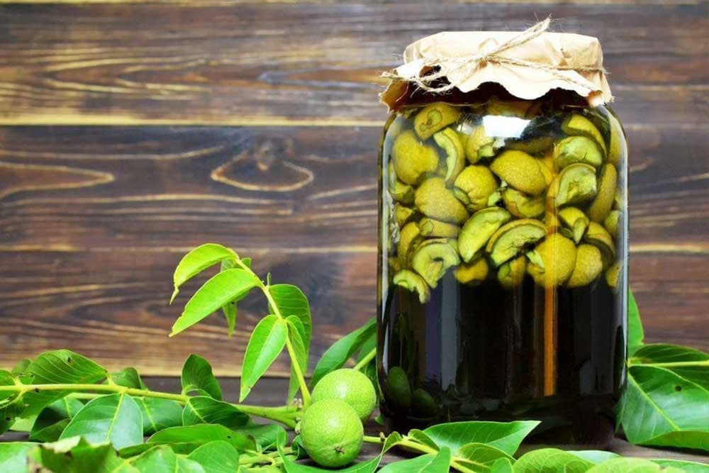 Rakija od zelenih oraha