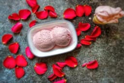 Sladoled od ruže - Prava ljetna poslastica