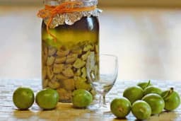 Liker od oraha: Melem za želudac i štitnu žlijezdu