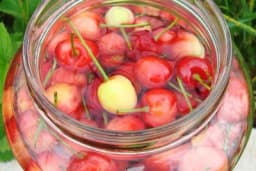 Trešnje u rakiji - Recept za omiljeno žensko piće