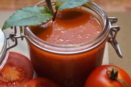 Napravite mljeveni paradajz bez kuvanja i konzervansa