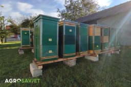 Radovi u pčelinjaku u oktobru