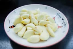 Bijeli luk rizičan za ove četiri grupe ljudi