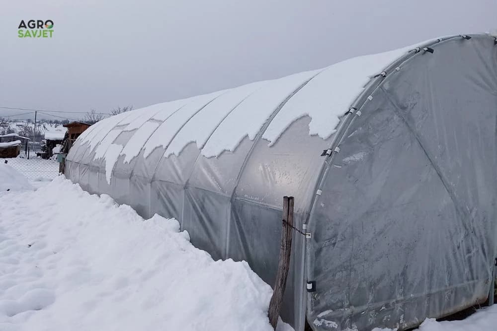 plastenik od snijega