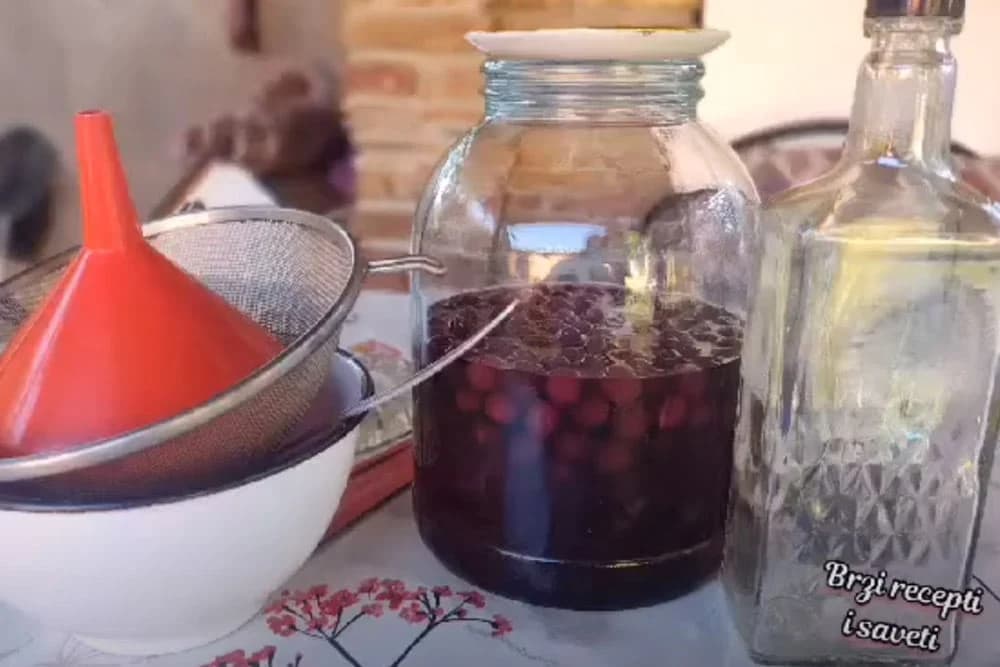 liker od višanja