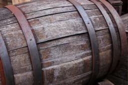 Drvene bačve u vinskim podrumima - Ključni faktor za izvanredan kvalitet vina