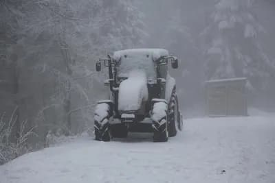 Kako upaliti traktor u zimskim uslovima – provjereni savjeti iz prakse