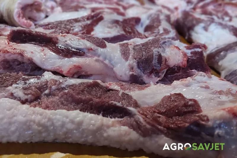 Budućnost poljoprivrede : Meso i povrće proizvedeno u laboratoriji