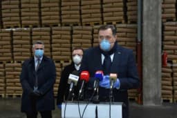 Neće biti problema u cijeloj BiH sa snabdijevanjem šećerom i uljem, naglasio Dodik