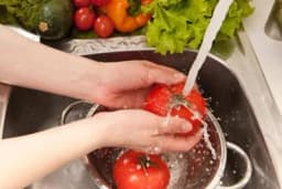 Koje povrće je bolje jesti kuvano, a koje sirovo