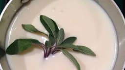 Mlijeko sa žalfijom oslobodiće vas SUVOG I NAPORNOG KAŠLJA – Recept koji vrijedi