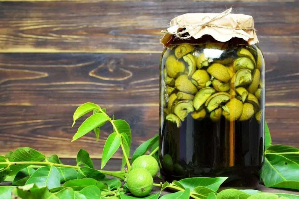 Rakija od zelenih oraha