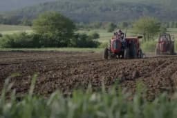 Poljoprivredna Zadruga KLEKOVAČA - Njeguje ekološki način uzgoja i prerade autohtonih žitarica i uljarica /VIDEO/