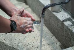 TEČNI ILI ČVRSTI SAPUN: KOJI JE BOLJI?