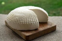 SIR JE VEOMA KORISTAN kada se konzumira tokom zime, ali samo u ovoj količini