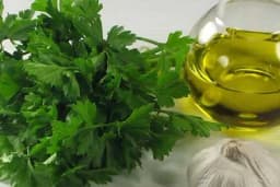 Evo kako ulje peršuna djeluje na kožu