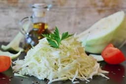 UZ SLJEDEĆE TRIKOVE NAPRAVIĆETE PREUKUSNU KUPUS SALATU - Svi pravimo istu grešku prilikom pripreme