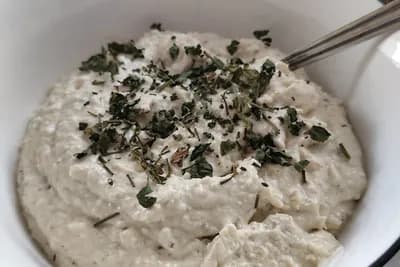 Imate ostatke piletine? Ova brza salata zaludjela je domaćice