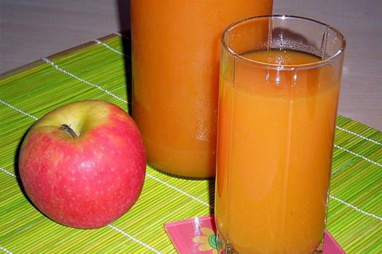 Domaći prirodni gusti sok od kruške, jabuke i mrkve bez konzervansa i limuntusa