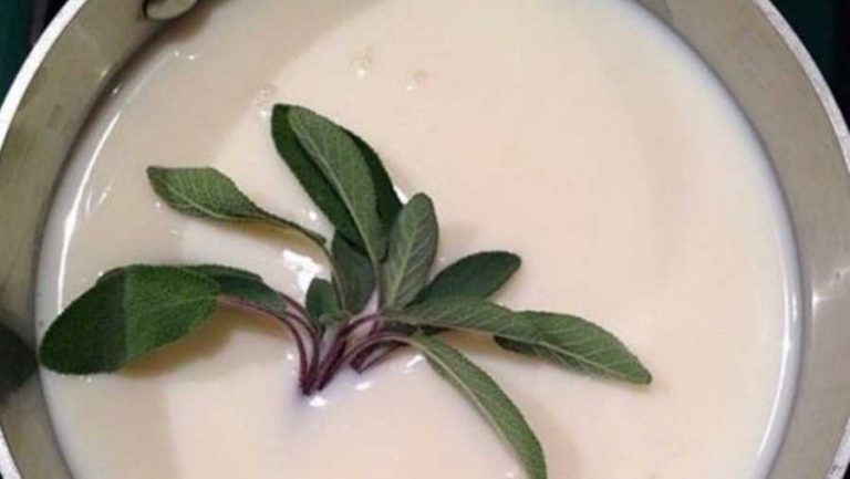 Mlijeko sa žalfijom oslobodiće vas SUVOG I NAPORNOG KAŠLJA – Recept koji vrijedi
